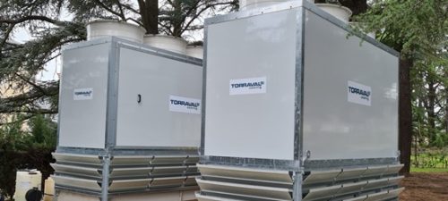 Cooling towers with chillers in HVAC air conditioning