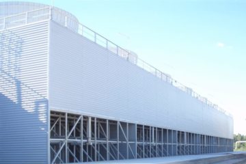 torres de refrigeración montadas en campo