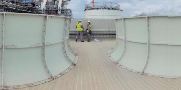 Field-erected cooling tower in carbon project