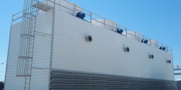 Tours de refroidissement à haut débit montées sur site