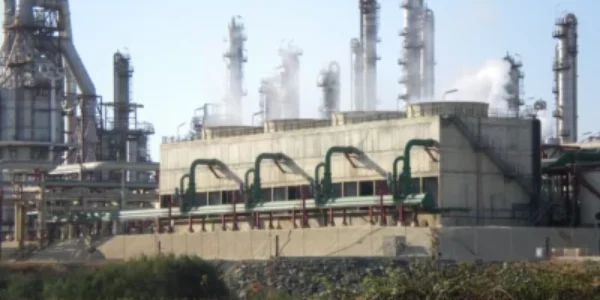 Limpieza y mantenimiento de torres de enfriamiento: garantía de eficiencia y seguridad