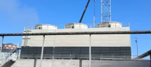 Instalación de torres de refrigeración en gran planta siderometalúrgica 