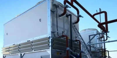 Condensador evaporativo con fácil acceso al control técnico 